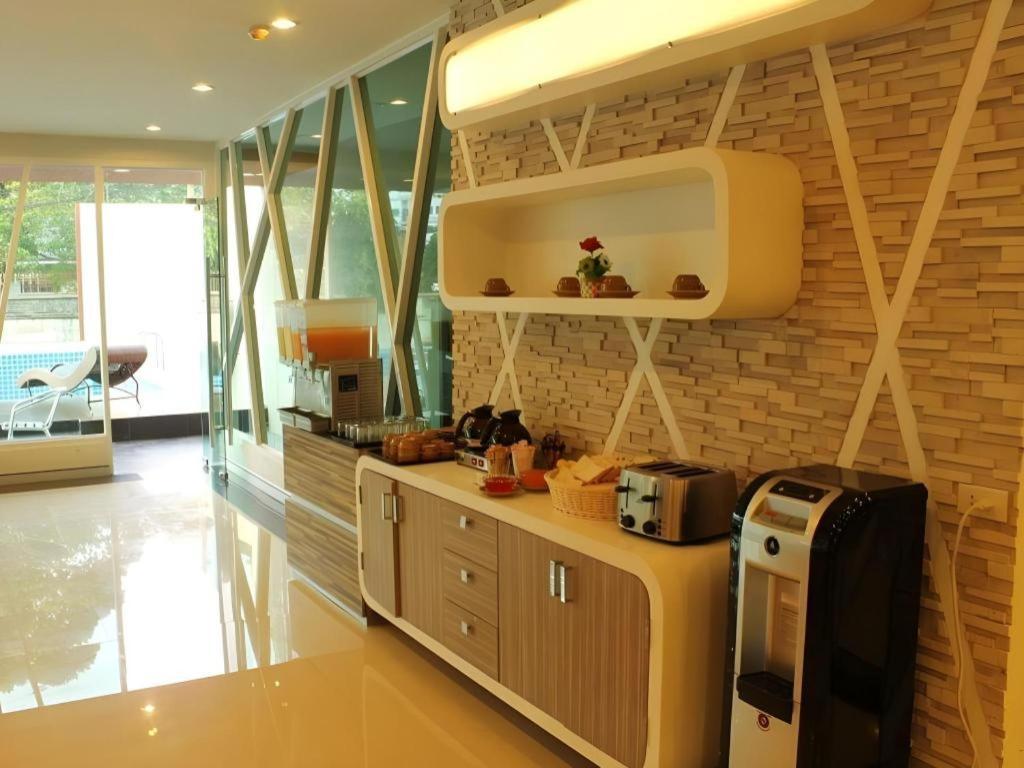 Chariot Pattaya Hotel Екстер'єр фото