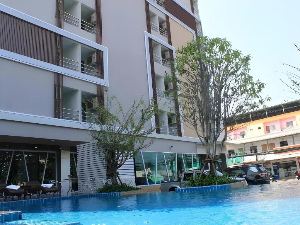 Chariot Pattaya Hotel Екстер'єр фото