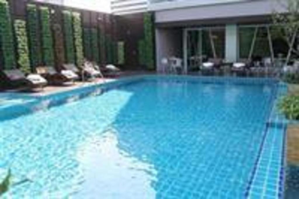 Chariot Pattaya Hotel Екстер'єр фото