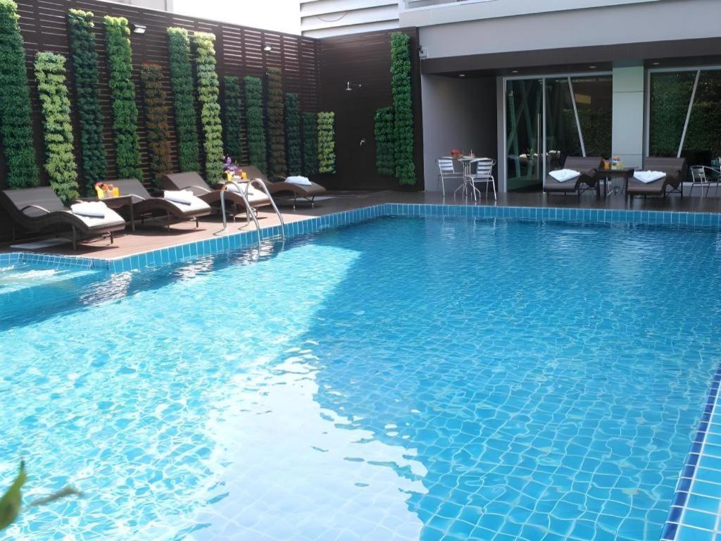 Chariot Pattaya Hotel Екстер'єр фото