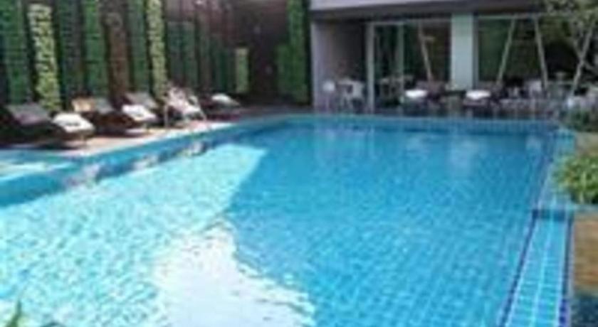 Chariot Pattaya Hotel Екстер'єр фото