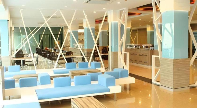 Chariot Pattaya Hotel Екстер'єр фото