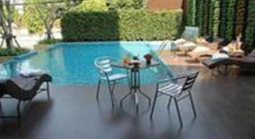 Chariot Pattaya Hotel Екстер'єр фото