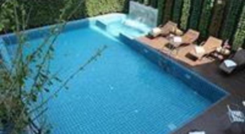 Chariot Pattaya Hotel Екстер'єр фото