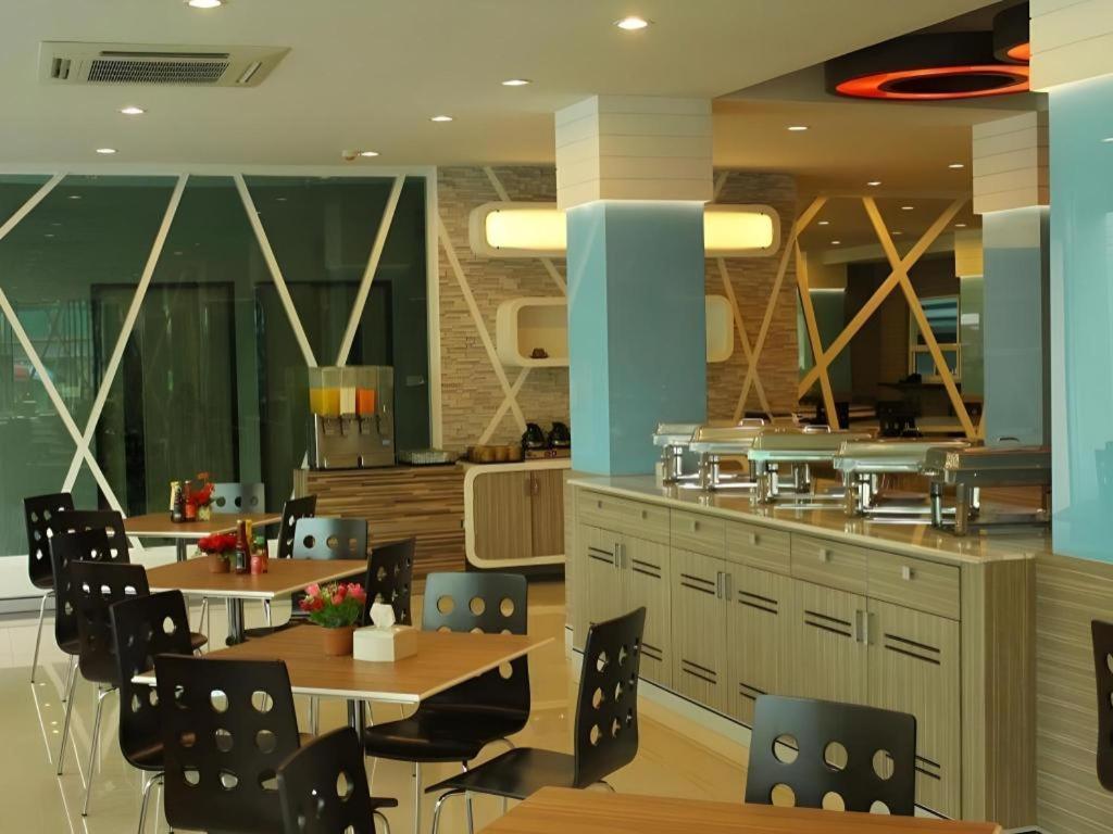 Chariot Pattaya Hotel Екстер'єр фото