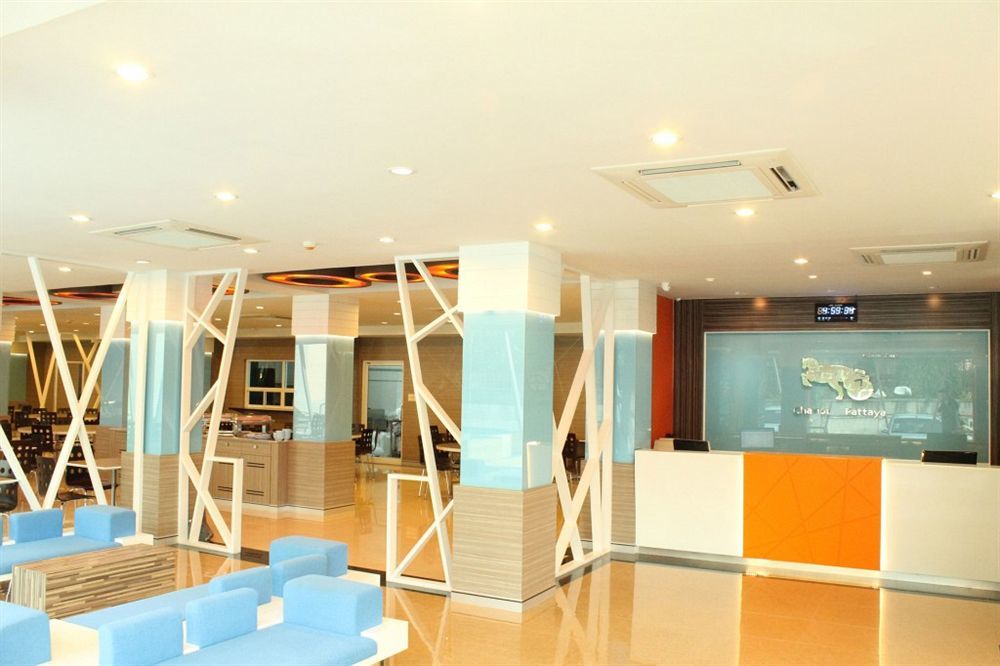 Chariot Pattaya Hotel Екстер'єр фото
