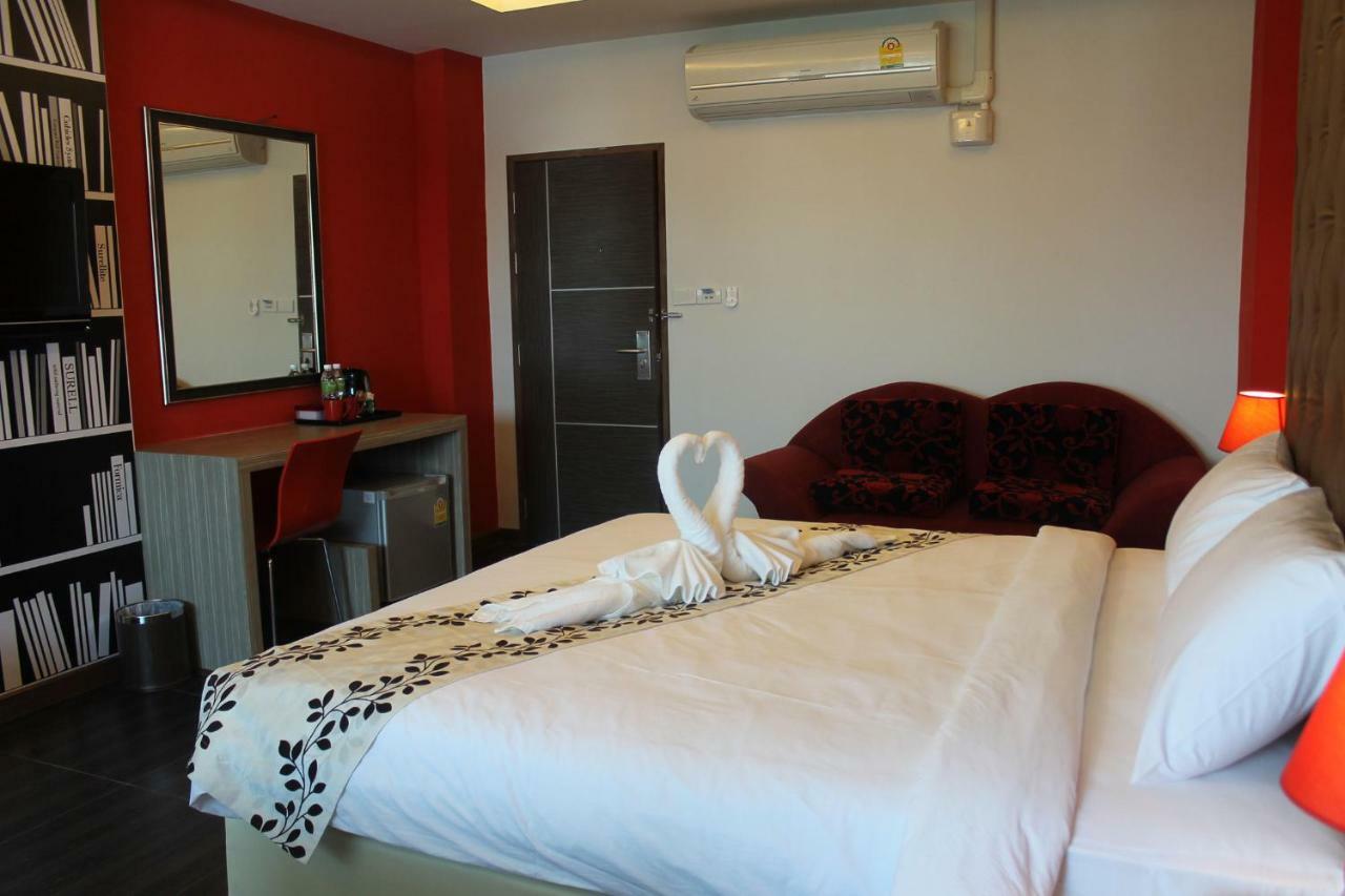 Chariot Pattaya Hotel Екстер'єр фото